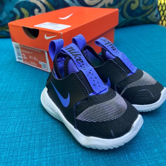 Infant Nike, size 3 (never worn) - Picture 2 of 6